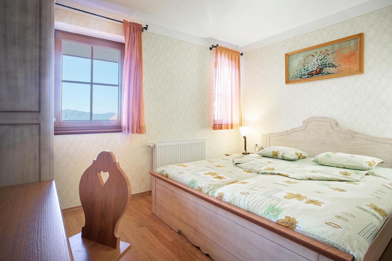 Apartments Tourist Farm Matijovc Naklo Bagian luar foto