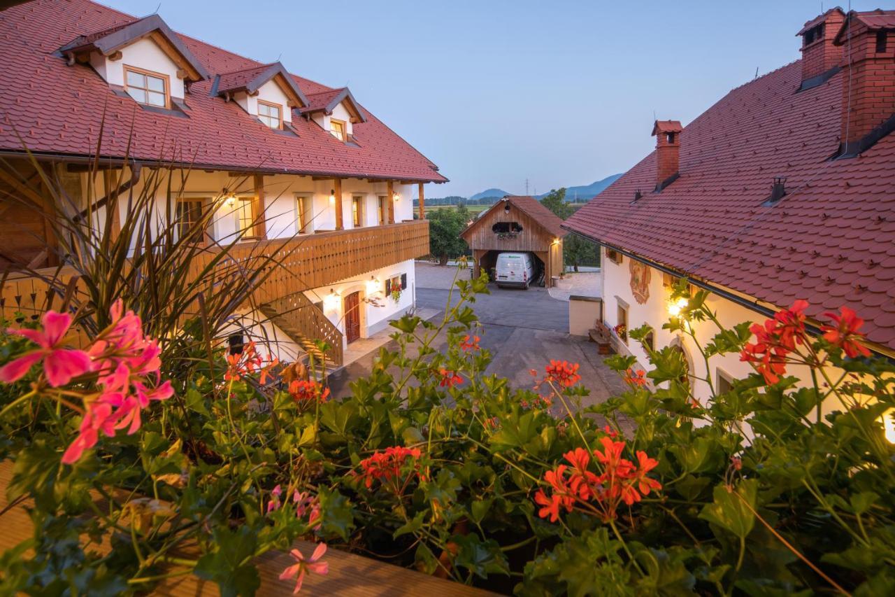 Apartments Tourist Farm Matijovc Naklo Bagian luar foto